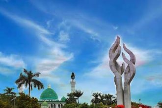 Komentar"LSM RIAR JATIM" Pamekasan Belum Beranjak dari Tempat Tidurnya, Masih Bermimpi Menggendong Kota